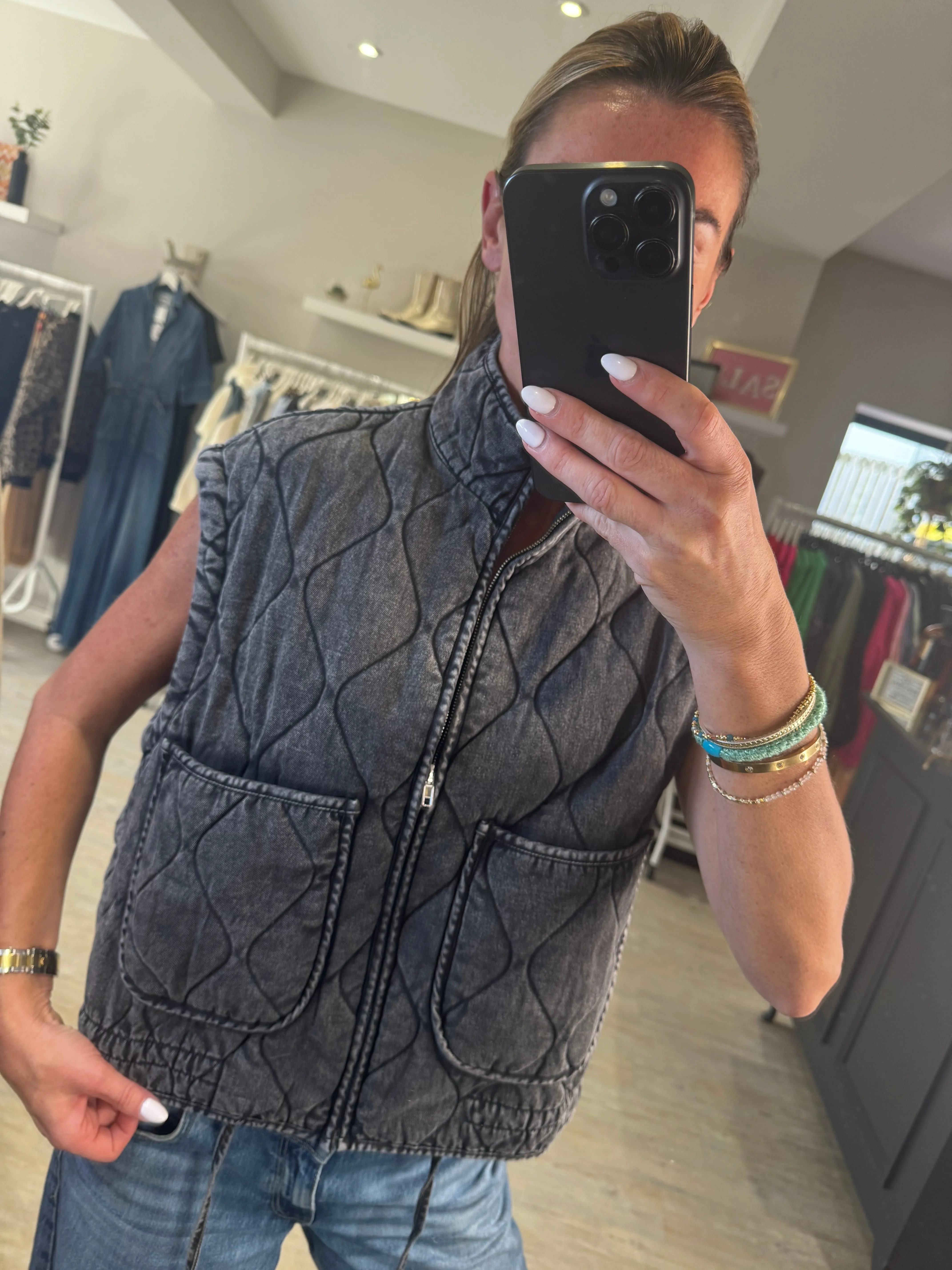 Amelia Gilet