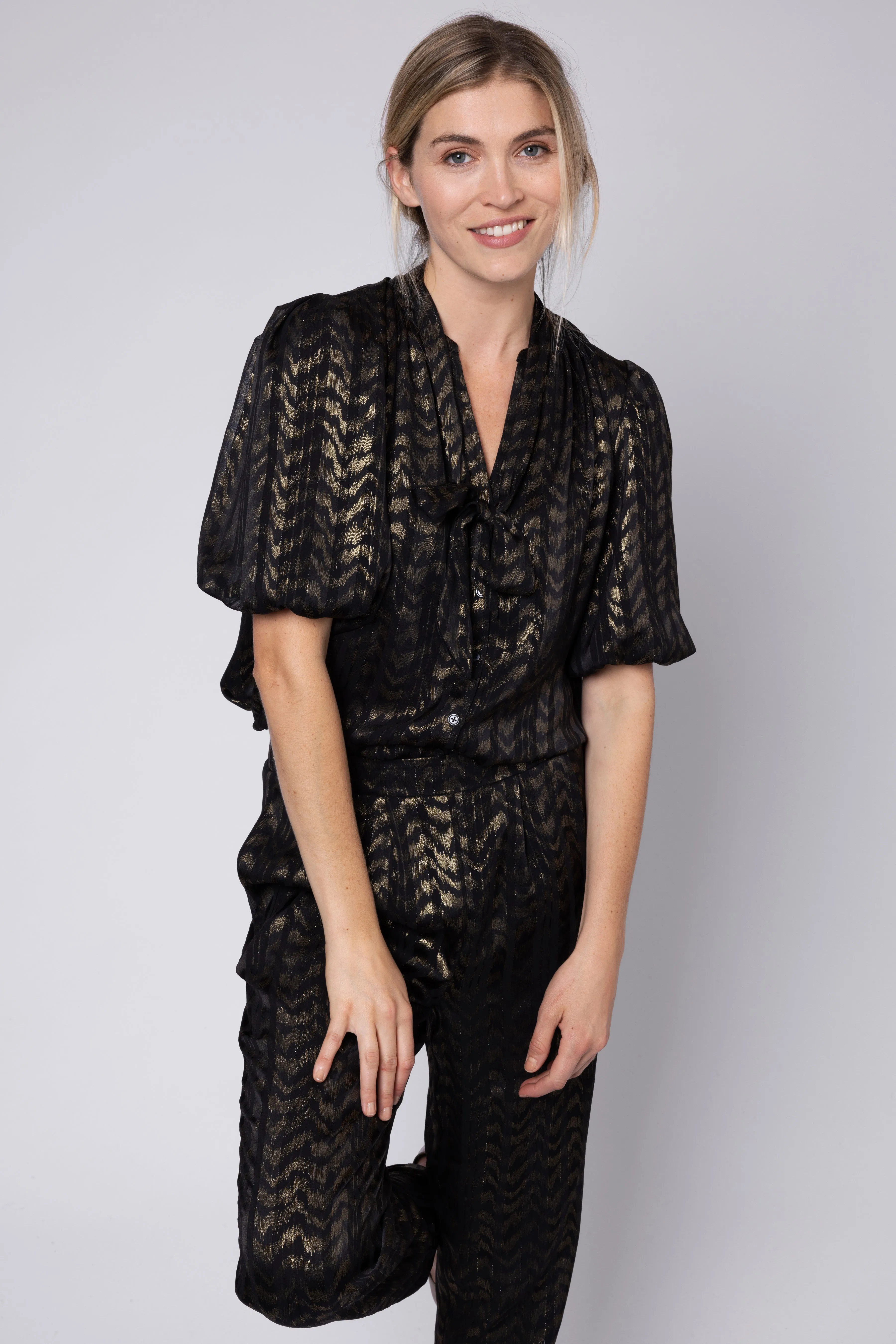 Poppy Gold Print Puff Sleeve Blouse (Black/Gold)