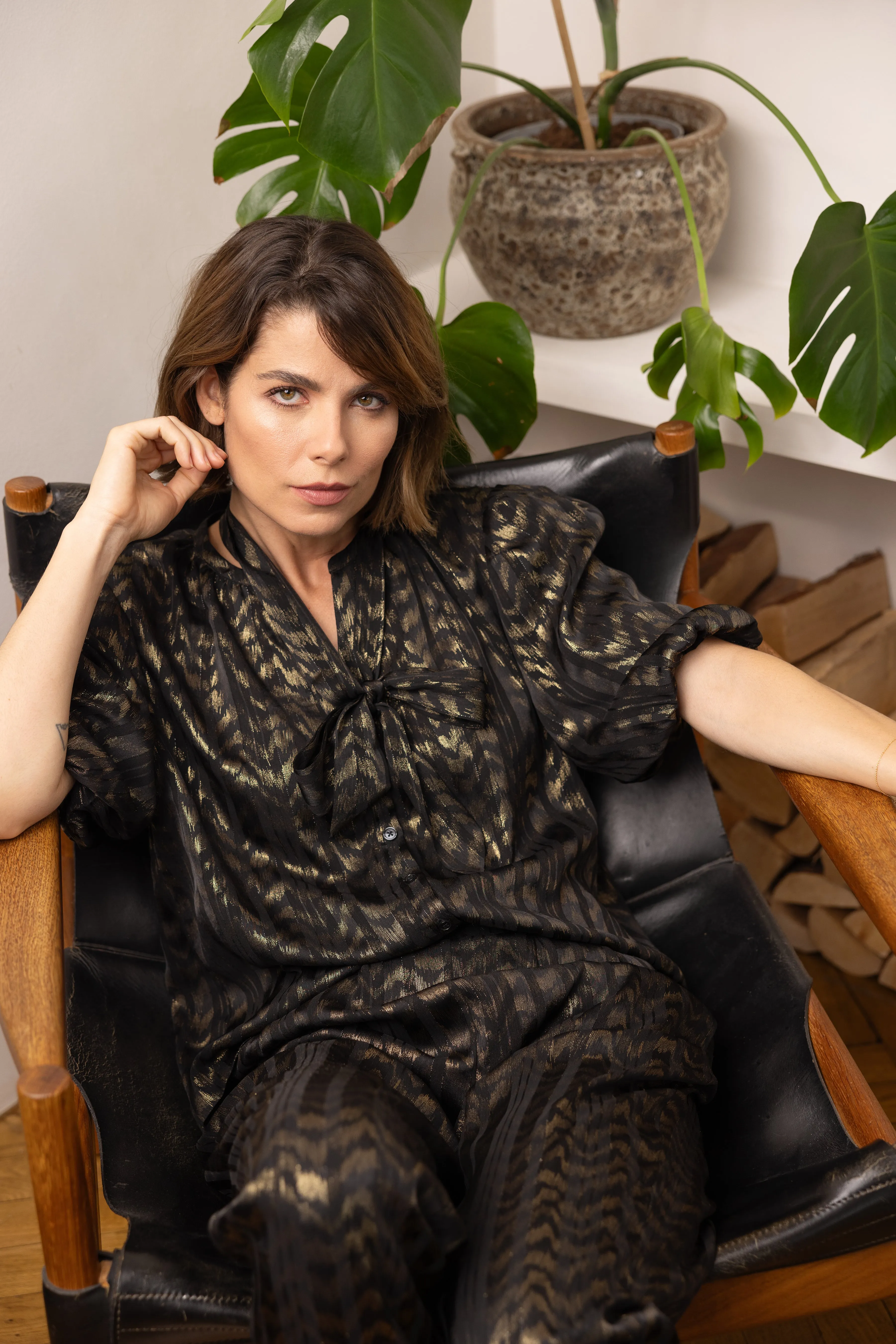 Poppy Gold Print Puff Sleeve Blouse (Black/Gold)