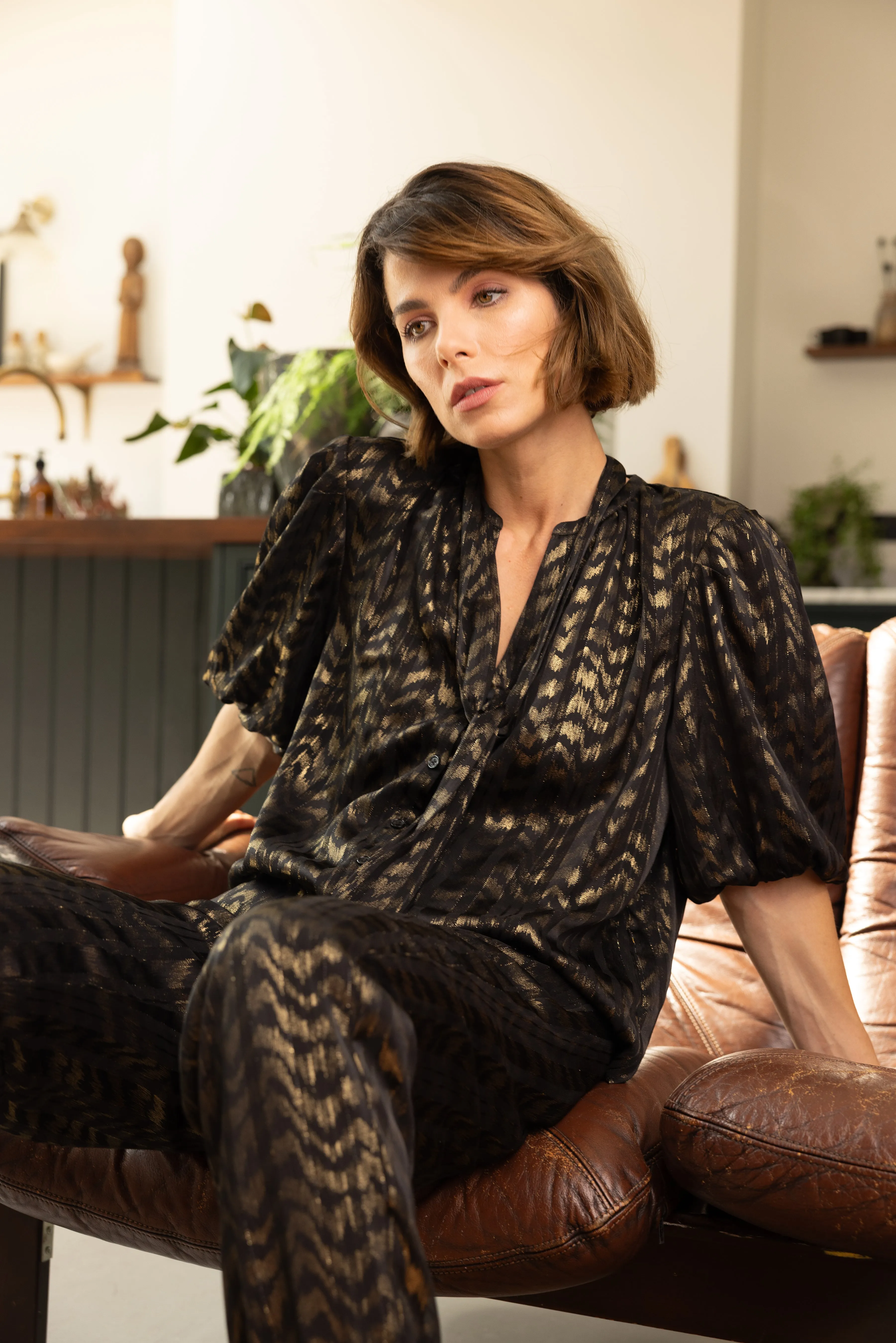 Poppy Gold Print Puff Sleeve Blouse (Black/Gold)